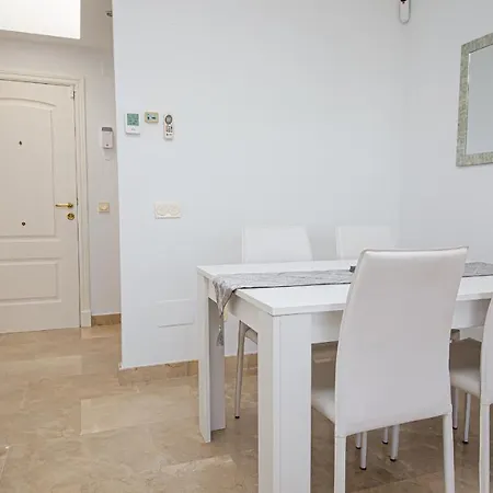Duquesa Village 9,32,31 Apartment